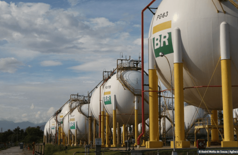 Petrobras alerta Ministério de Minas e Energia sobre risco de desabastecimento de diesel