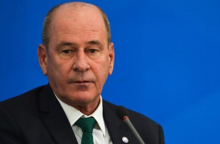Ministro da Defesa, general Fernando Azevedo e Silva pede demissão