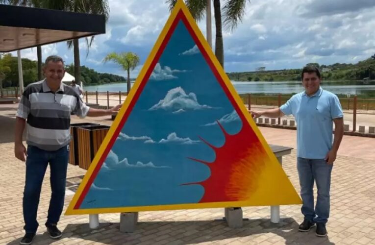 Iacanga inaugura monumento do Festival de Águas Claras