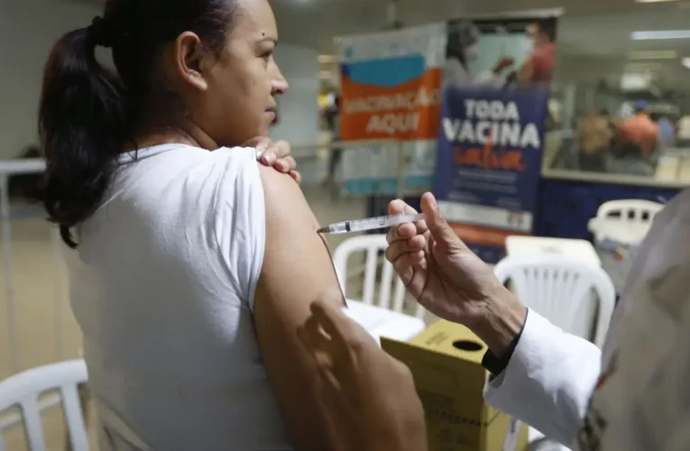 Saúde antecipa vacinação contra gripe e campanha começa em 25 de março
