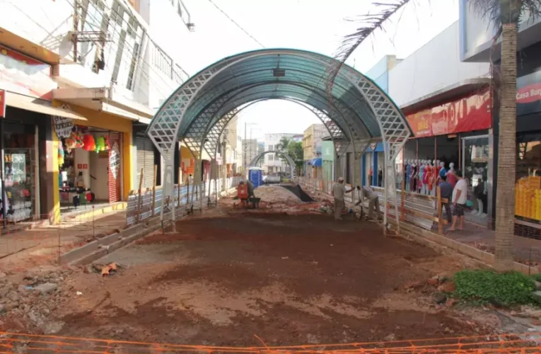 Obras no Calçadão: Prefeitura diz que falha no projeto não vai atrasar entrega no prazo
