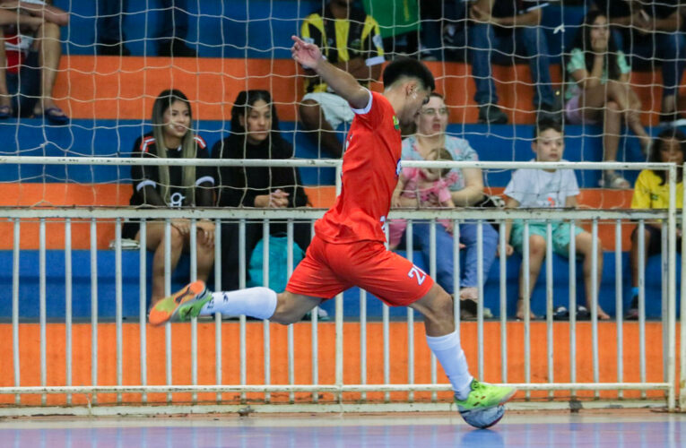 Futsal Bauru marca após cronômetro zerar e está fora da Copa LPF