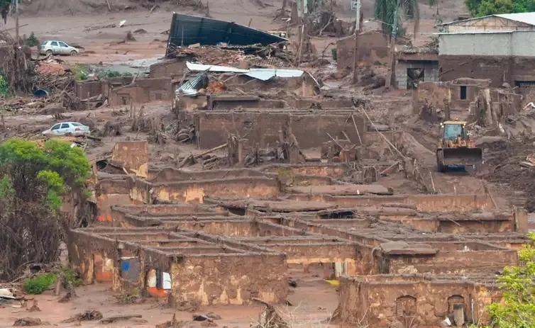 Tragédia de Mariana: governo e mineradoras assinam acordo de R$ 132 bi